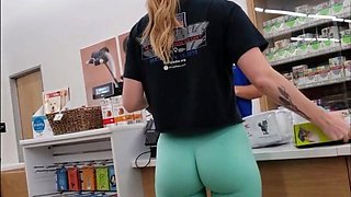 Sexy Blonde unfathomable wedgie tight leggings
