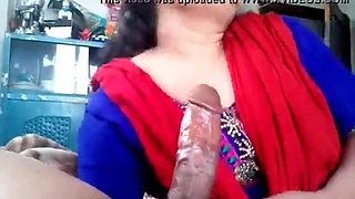 indijska požudna supruga koja zahvaća weenie