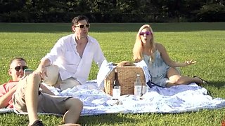 rodinný piknik část 1 (moderní tabuizovaná rodina)