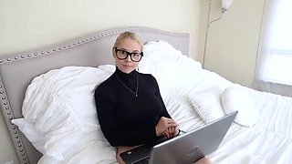 Large ass blonde mother license like to nail finds out her sonnie witnesses step-mom porno