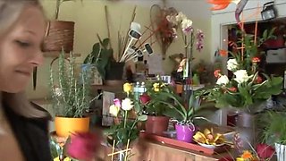 f-size Wobbler älter erhalten geschraubt im Blumenladen