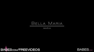 babes - η bella maria παίζει με τον εαυτό της