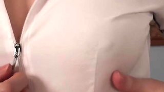 natuurlijke jasmijn vinger bonks haar borstelige natte spleet zie hete jasmijn traag uit haar mini petticoat en pronken met haar grote roze schaamhaar voordat ze haar natte clitoris betast en haar behaarde kut verleidt