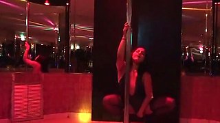 Curvy Latin Chick gives private show on the pillar with a pleased finishing